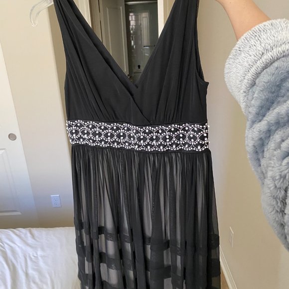 Maggy London Black Cocktail Dress with White Beading - Picture 2 of 4